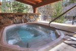 All complexes offer hot tubs